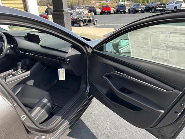 Photo of 2025 Machine Gray Metallic Mazda Mazda3