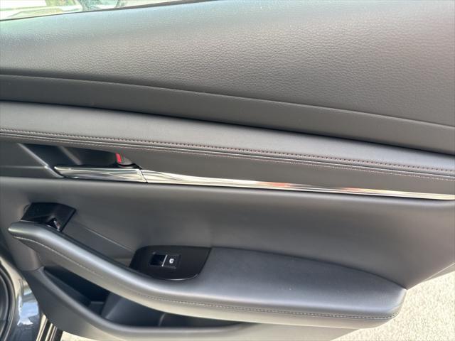 Photo of 2025 Machine Gray Metallic Mazda Mazda3