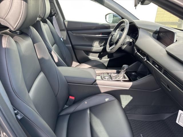 Photo of 2025 Machine Gray Metallic Mazda Mazda3