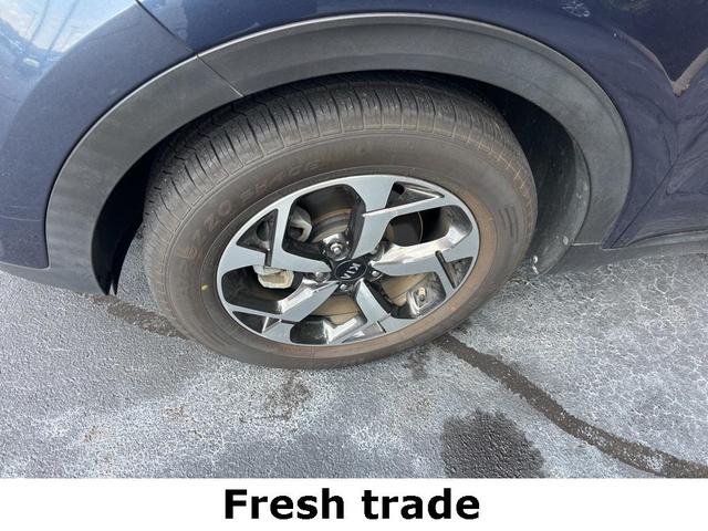 Photo of 2022 Pacific Blue Kia Sportage
