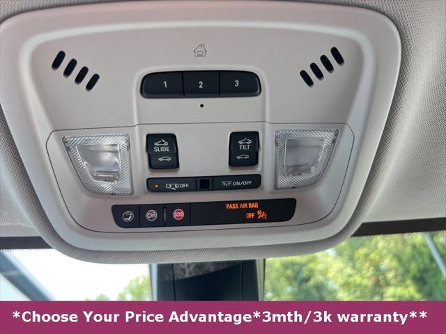 Photo of 2021 Mosaic Black Metallic Chevrolet Traverse
