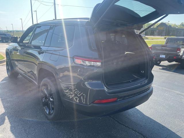 Photo of 2025 Baltic Gray Metallic Clearcoat Jeep Grand Cherokee L