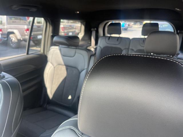 Photo of 2025 Baltic Gray Metallic Clearcoat Jeep Grand Cherokee L