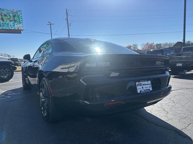 Photo of 2025 Diamond Black Crystal Pearlcoat Dodge Charger Daytona