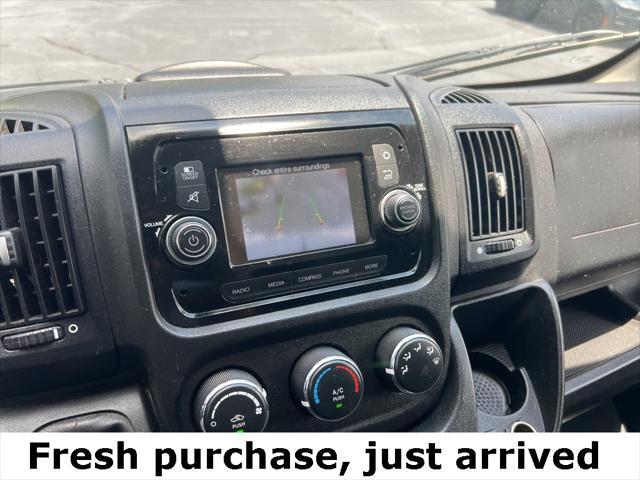 Photo of 2018 Bright White Clearcoat RAM ProMaster 1500