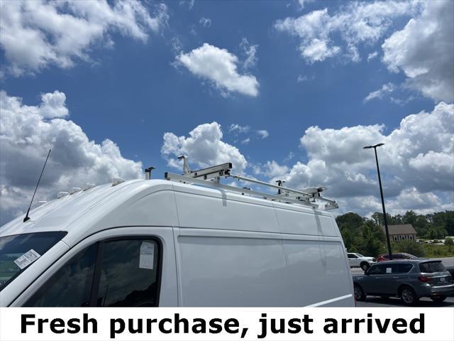 Photo of 2018 Bright White Clearcoat RAM ProMaster 1500