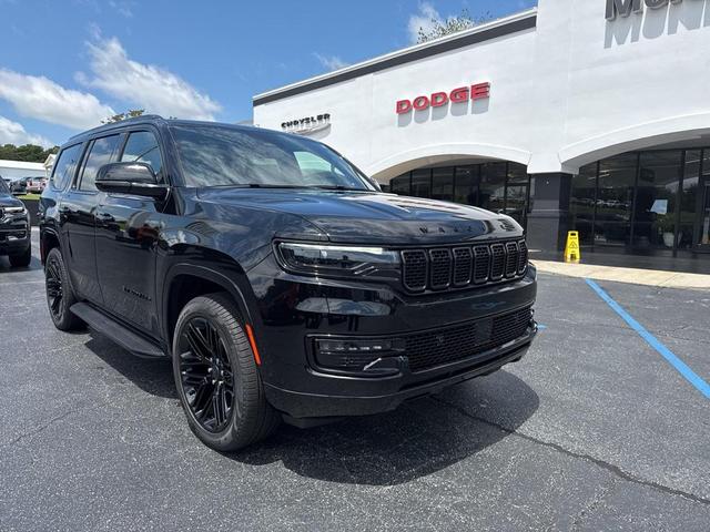 Photo of 2025 Diamond Black Crystal Pearlcoat Jeep Wagoneer