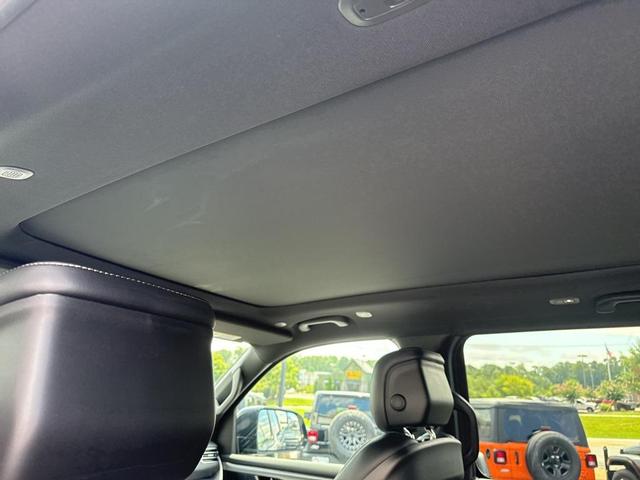 Photo of 2025 Diamond Black Crystal Pearlcoat Jeep Wagoneer