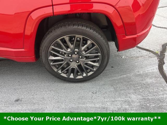 Photo of 2022 Redline Pearlcoat Jeep Compass