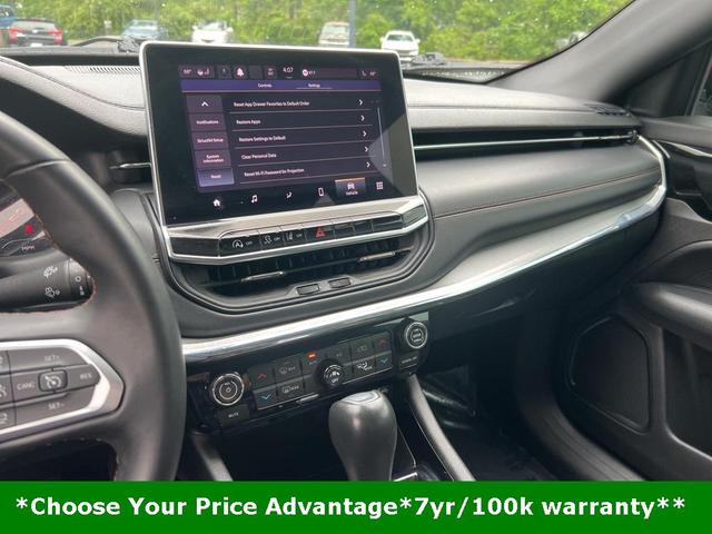 Photo of 2022 Redline Pearlcoat Jeep Compass