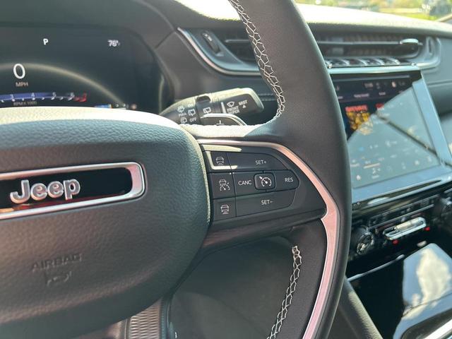 Photo of 2025 Silver Zynith Jeep Grand Cherokee