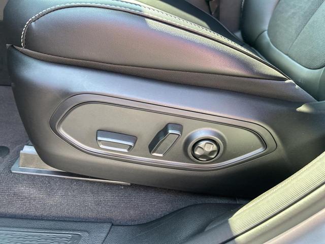 Photo of 2025 Silver Zynith Jeep Grand Cherokee