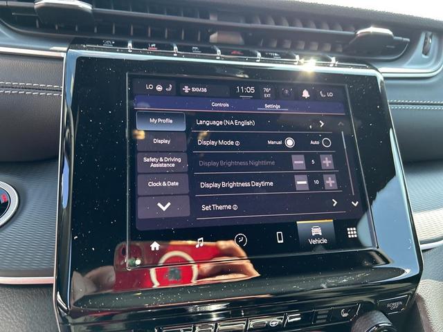 Photo of 2025 Silver Zynith Jeep Grand Cherokee