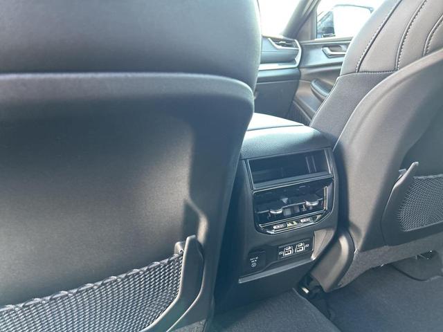 Photo of 2025 Silver Zynith Jeep Grand Cherokee