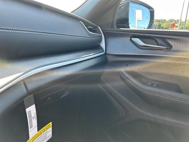 Photo of 2025 Silver Zynith Jeep Grand Cherokee