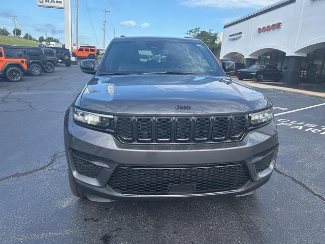 Photo of 2025 Baltic Gray Metallic Clearcoat Jeep Grand Cherokee