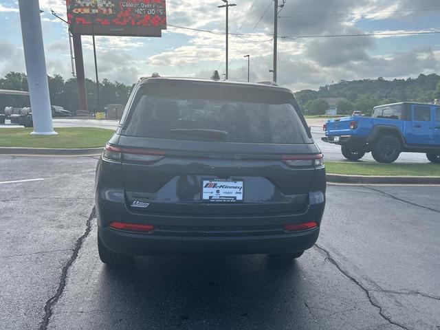 Photo of 2025 Baltic Gray Metallic Clearcoat Jeep Grand Cherokee