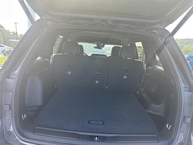 Photo of 2025 Baltic Gray Metallic Clearcoat Jeep Grand Cherokee