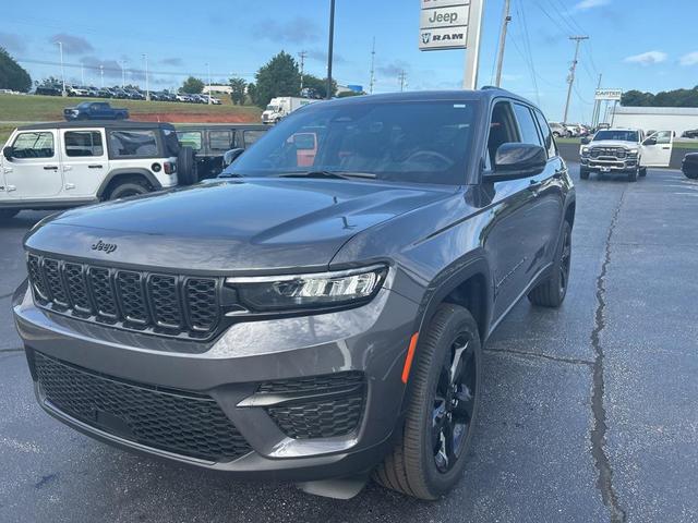 Photo of 2025 Baltic Gray Metallic Clearcoat Jeep Grand Cherokee