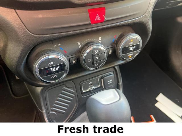 Photo of 2017 Hypergreen Clearcoat Jeep Renegade