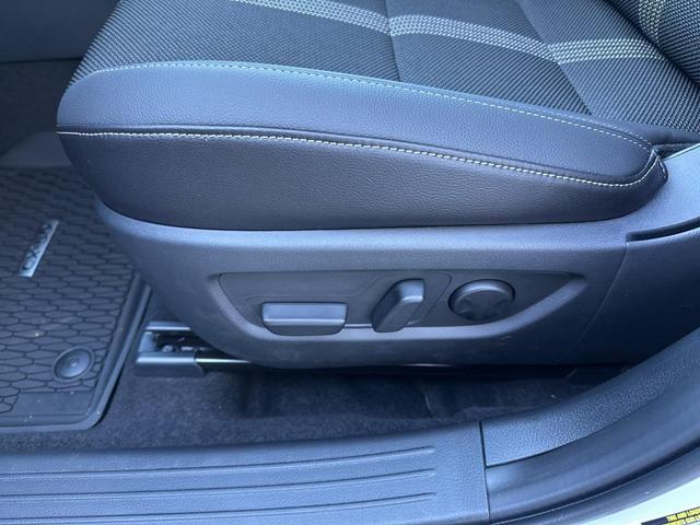 Photo of 2025 Wind Chill Pearl Mazda CX-50