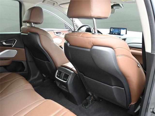 Photo of 2024 NH-885MV/LIQUID_CA Acura RDX