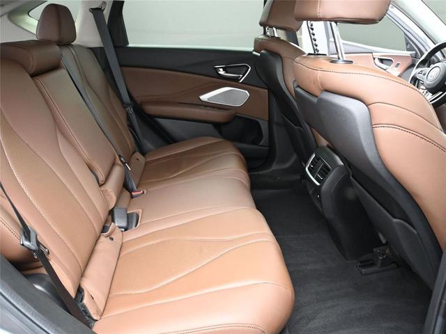 Photo of 2024 NH-885MV/LIQUID_CA Acura RDX