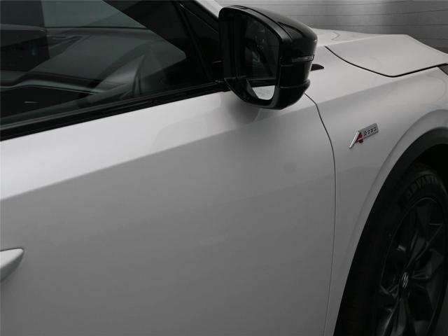 Photo of 2024 Platinum White Pearl Acura MDX