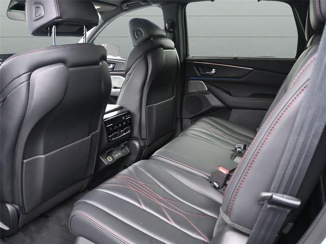 Photo of 2023 Platinum White Pearl Acura MDX