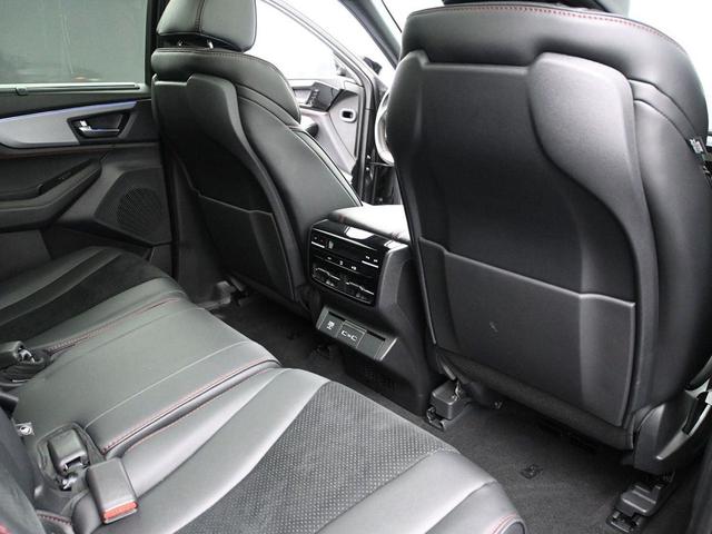 Photo of 2024 Liquid Carbon Metallic Acura MDX