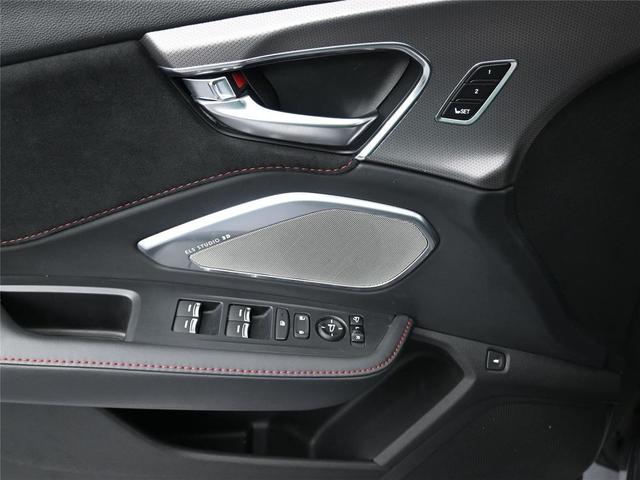 Photo of 2023 Liquid Carbon Metallic Acura RDX