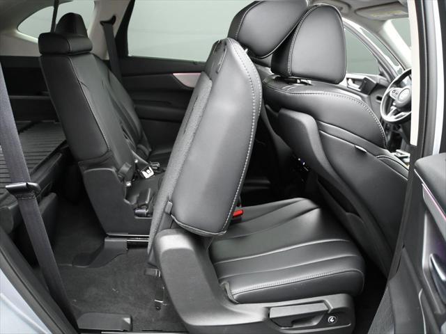 Photo of 2023 Lunar Silver Metallic Acura MDX