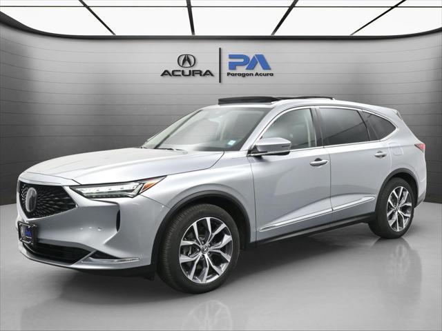 Photo of 2023 Lunar Silver Metallic Acura MDX