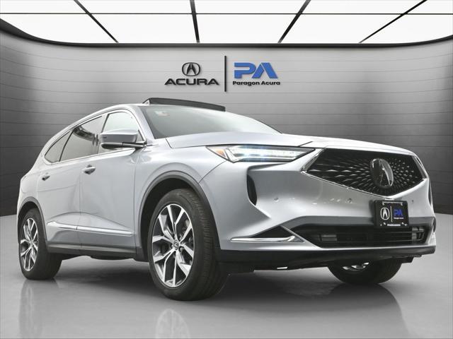 Photo of 2023 Lunar Silver Metallic Acura MDX