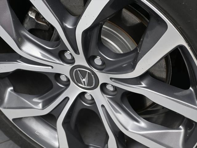 Photo of 2023 Lunar Silver Metallic Acura MDX