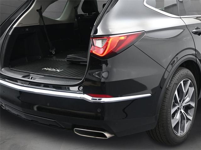 Photo of 2024 Majestic Black Pearl Acura MDX