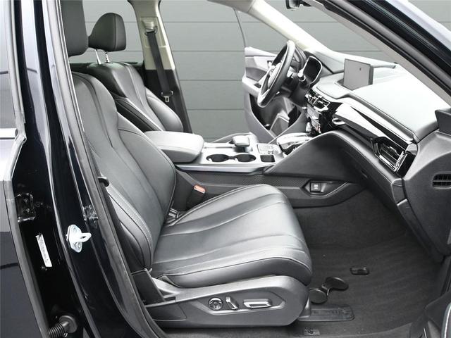 Photo of 2024 Majestic Black Pearl Acura MDX