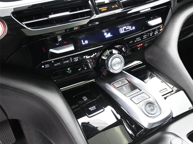 Photo of 2024 Majestic Black Pearl Acura MDX