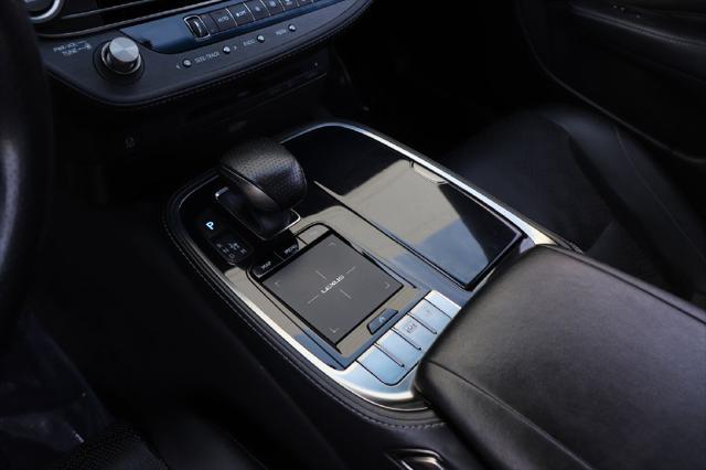 Photo of 2018 WHITE Lexus LS 500
