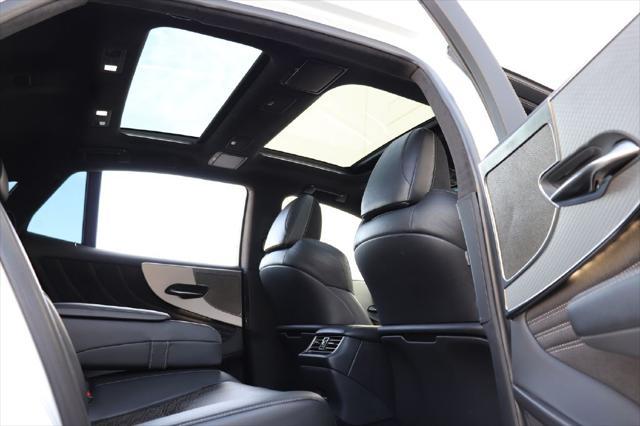 Photo of 2018 WHITE Lexus LS 500