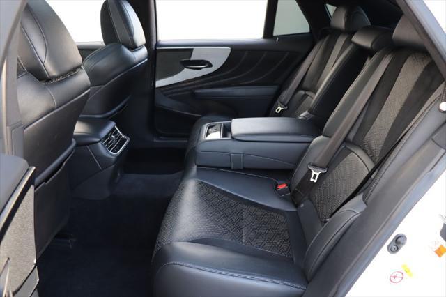 Photo of 2018 WHITE Lexus LS 500