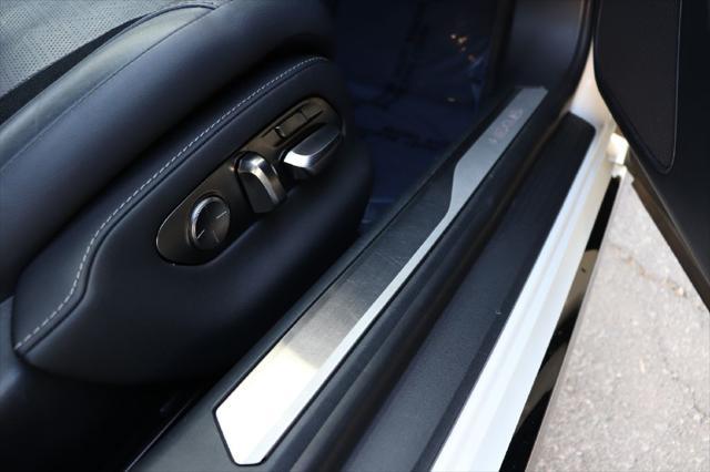 Photo of 2018 WHITE Lexus LS 500