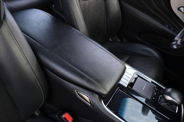 Photo of 2018 WHITE Lexus LS 500