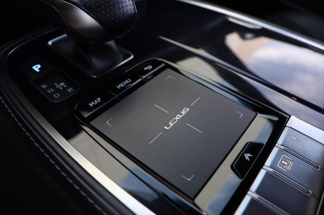 Photo of 2018 WHITE Lexus LS 500