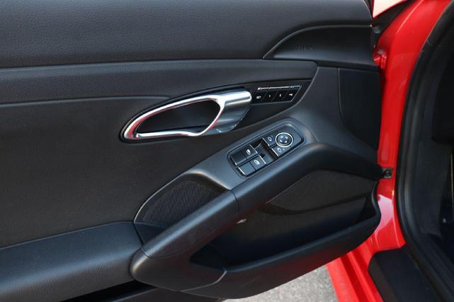 Photo of 2014 RED Porsche Cayman