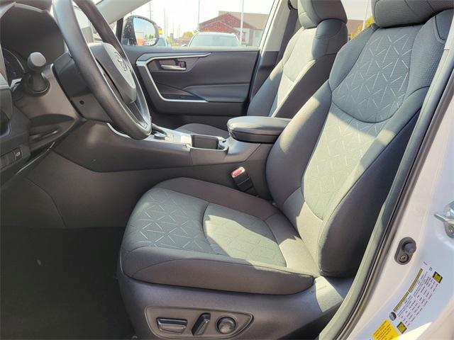 Photo of 2025 Ice Cap Toyota RAV4 Hybrid