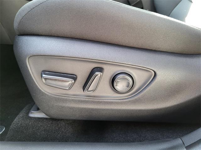 Photo of 2025 Ice Cap Toyota RAV4 Hybrid