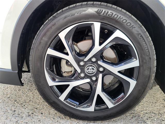 Photo of 2018 Blizzard Pearl Toyota C-HR