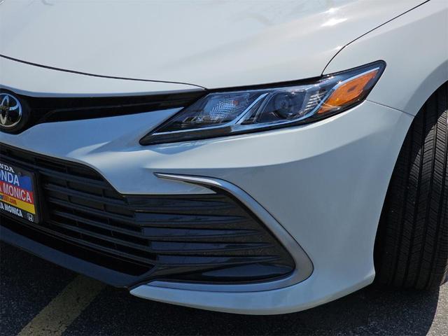Photo of 2023 Wind Chill Pearl Toyota Camry