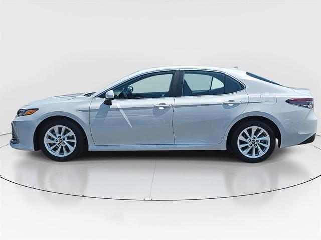 Photo of 2023 Wind Chill Pearl Toyota Camry